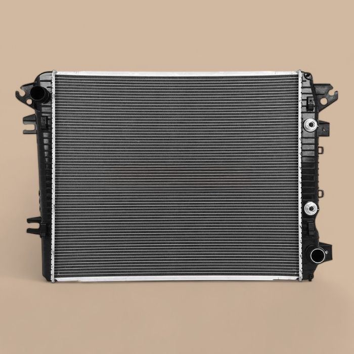 Chevrolet Water Tank Radiator 84224661 Compatible for Chevrolet Silverado 2500HD 3500HD GMC Sierra 2500HD 3500HD 2017-2019