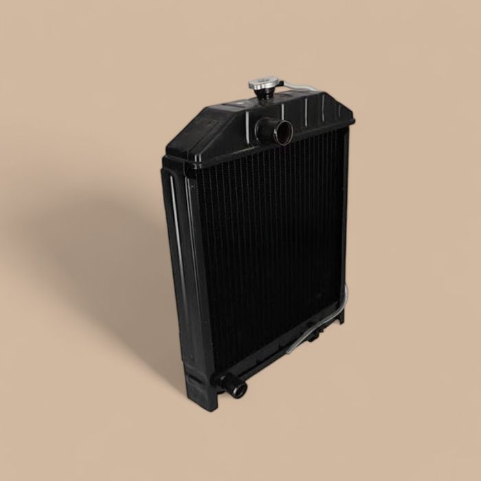 Massey Water Tank Radiator E1824627M93 1824627M91 1824627M93 Compatible for Massey Ferguson 154-4 184-4 Landini 5500 8500 Tractor